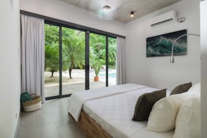 4 bedrooms, in-room safe, desk, iron/ironing board - Casa Taman, Best location with direct access to the beach by Elite Beach Villas (Cobano)