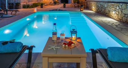 Villa Labovitsa: A/C, sunny terraces, Wi-Fi, sleeps 4