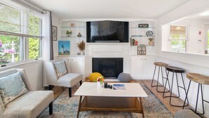 Fernseher, Kamin, Arbeitsbereiche