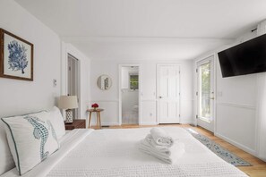 3 habitaciones, tabla de planchar con plancha, wifi y ropa de cama 