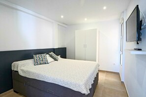 2 habitaciones, tabla de planchar con plancha y wifi gratis 