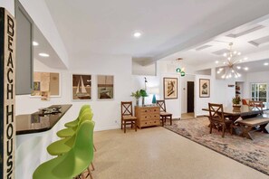 Dining - Sandpiper Hideaway- Lovely home with pool and just steps away from the beach (Jekyll Island)