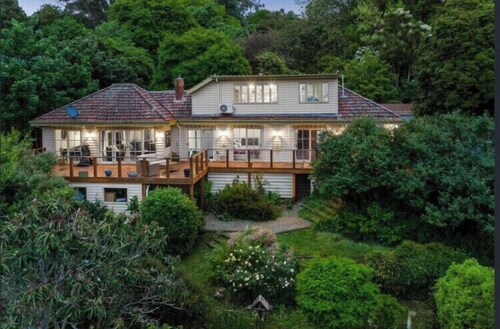 Secluded Villa with Lush Gardens, Spa & Fireplace