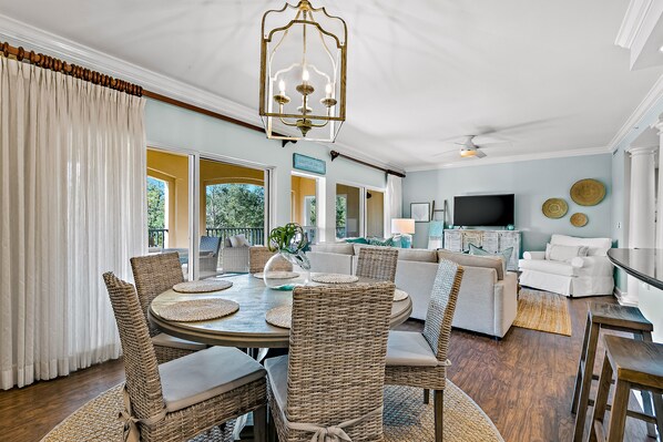 Dining - Stylish Getaway near Beach with Private Balcony, Full Kitchen, and Pool (Santa Rosa Beach)