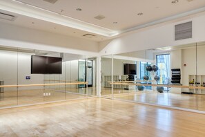 Interior - Chic South Boston studio w/ Gym, W/D by Seaport & Lawn on D by Blueground (Boston)