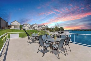 تناول الطعام بالخارج