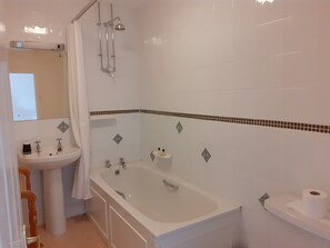 Combinazione doccia/vasca, asciugacapelli, asciugamani