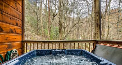 NEW! Snuggle Bear Cabin in the Heart of the Smokies!