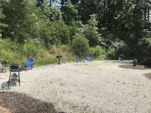 Property grounds - Hikers Gem• Handcrafted Cabin in RRG • Pet Friendly• Fire Pit (Pine Ridge)