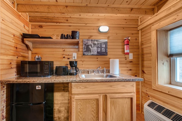 Frigorífic, microones, cafetera i tetera i torradora