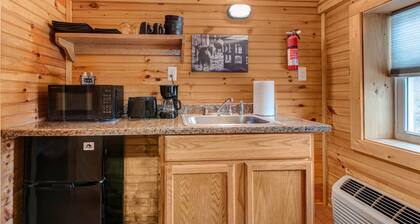 Whistling Wind Cabin Unit 3 in RRG