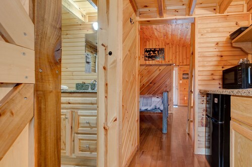  Hikers Gem• Custom Built Cabin in RRG • Pet Friendly• Fire Pit