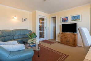 Télévision, lecteur de DVD, chaîne hi-fi