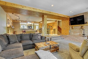 TV, fireplace, video games, DVD player