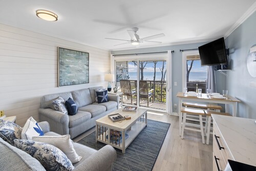 Amazing Oceanfront Views-Top Floor Corner Villa with Direct Access to the Beach!