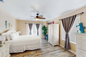 4 dormitoris, planxa i posts de planxar, Internet i roba de llit 