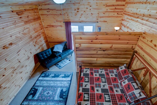 2 bedrooms, WiFi (free), bed sheets - Cabin in RRG• Pet Friendly • Hi Speed 🛜 Hikers Welcome (Pine Ridge)