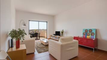 Een dvd-speler en een stereo