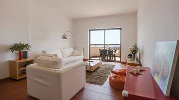 Een dvd-speler en een stereo