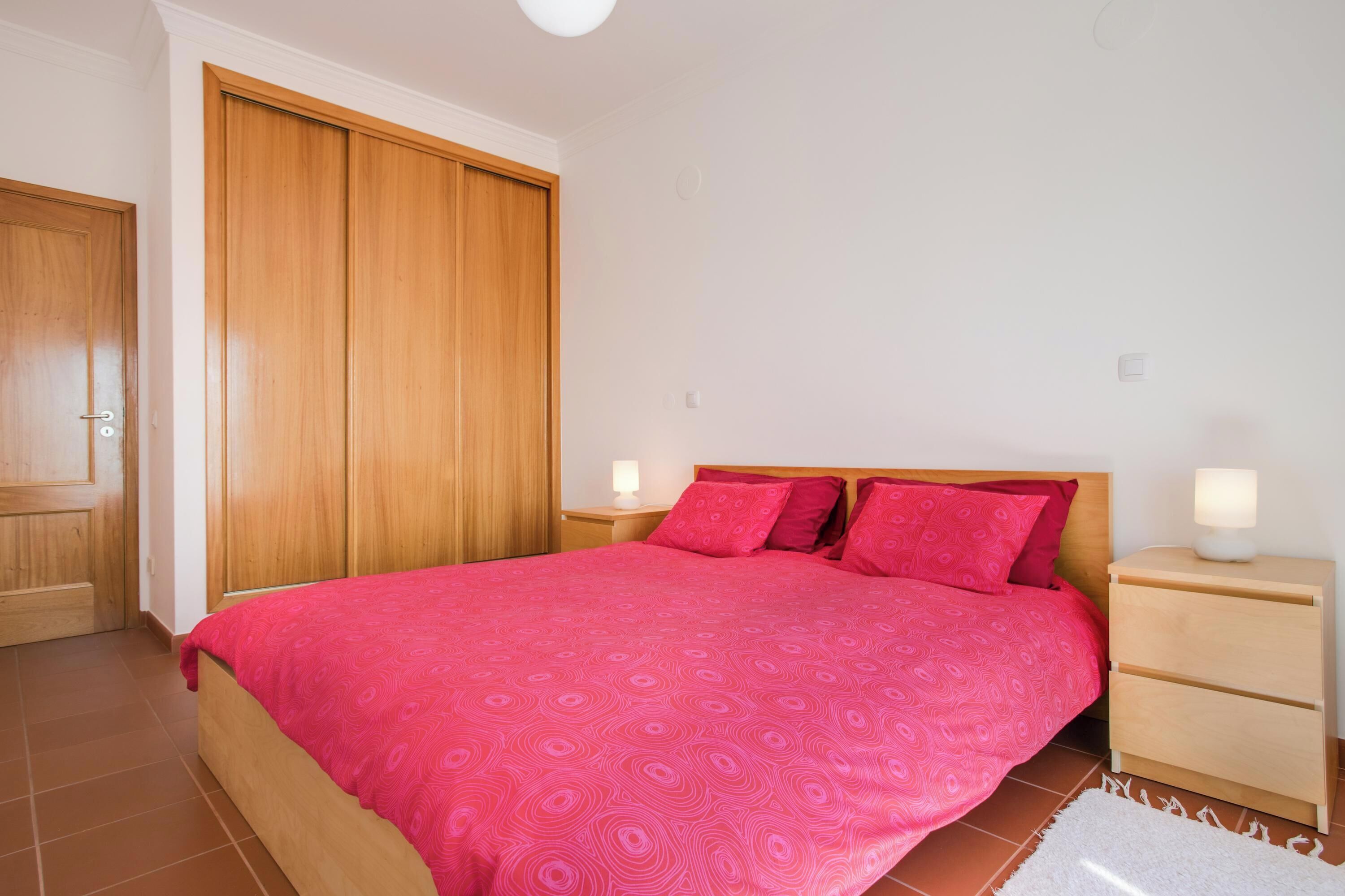 1 dormitorio, tabla de planchar con plancha, wifi gratis y ropa de cama