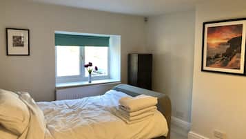 1 soverom, strykejern/-brett, wi-fi (inkludert) og sengetøy