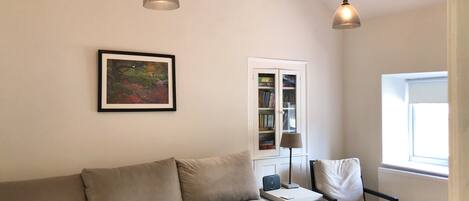 スマートテレビ、テレビゲーム、DVD プレーヤー、書庫