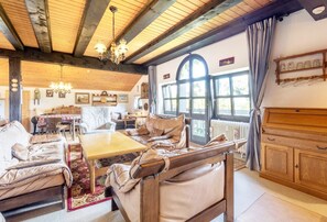 Living area - Ferienwohnung Nr. 11, 42 qm, 1 Wohn-/schlafzimmer (Siegsdorf)