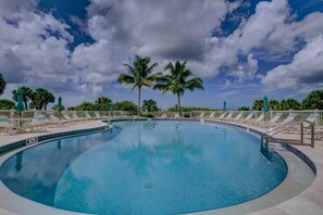 Unclassified image, 4 of 50, button - Private Beach | Bayside Corner Unit | Walk to Turtle Beach | 2 Heated Pools | Dog Friendly! (Sarasota)