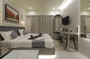 Colchones Select Comfort y caja de seguridad en la habitación