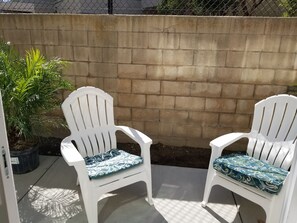 Terrace/patio - Cozy 1-Bed near Silver Strand Beach (Oxnard)