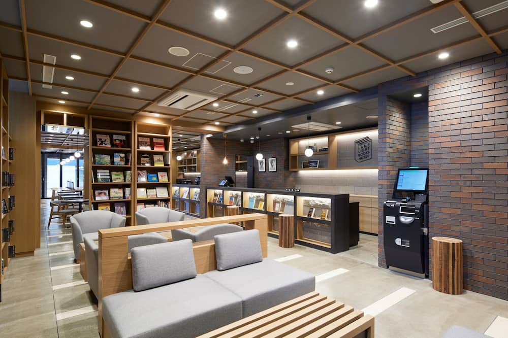Lamp Light Books Hotel Sapporo