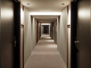 Hallway - Lamp Light Books Hotel Sapporo (Sapporo)