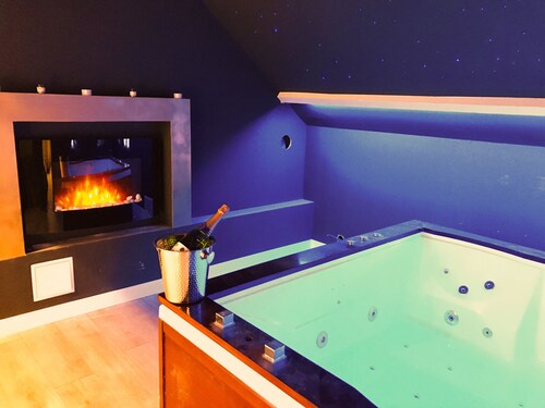Le Loft de Zoé 90m² - Jacuzzi Billard Cinéma & Bar