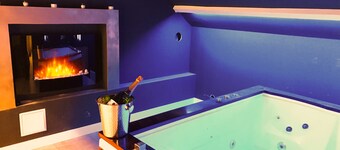 Le Loft de Zoé 90m² - Jacuzzi Billard Cinéma & Bar 