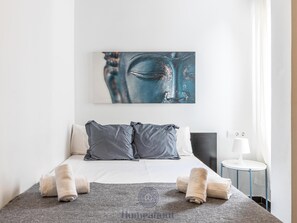 2 bedrooms, iron/ironing board, Internet, bed sheets - HOMEABOUT LA MERCED DUPLEX 18 (2BR 2BT) (Malaga)