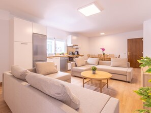 TV - HOMEABOUT LA MERCED PENTHOUSE 20 (4BR 2BT) (Málaga)