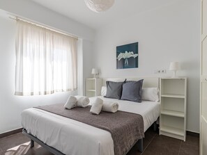 2 bedrooms, Internet, bed sheets - HOMEABOUT LA MERCED PENTHOUSE 35 (2BR 1BT) (Malaga)