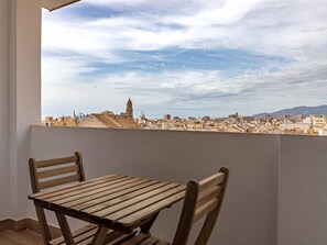 Outdoor dining - HOMEABOUT LA MERCED PENTHOUSE 22 (2BR 2BT) (Malaga)