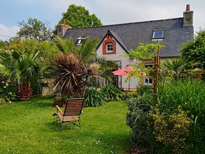 Property grounds - 690-Charming villa in a lush garden (Audierne)