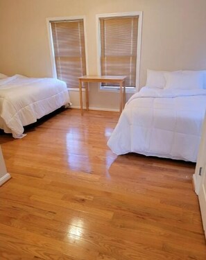 5 bedrooms, iron/ironing board, free WiFi, bed sheets