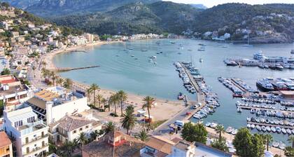 Idyllic, Spacious villa with Sea View,Heatable Pool and garden in Port de Sóller