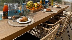 Outdoor dining - Idyllic, Spacious villa with Sea View,Heatable Pool and garden in Port de Sóller (Sóller)