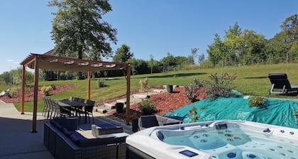 Casa de Campo con SPA, Jardín y Bodega en Colombey