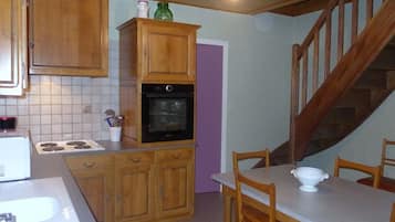 Réfrigérateur, micro-ondes, lave-vaisselle