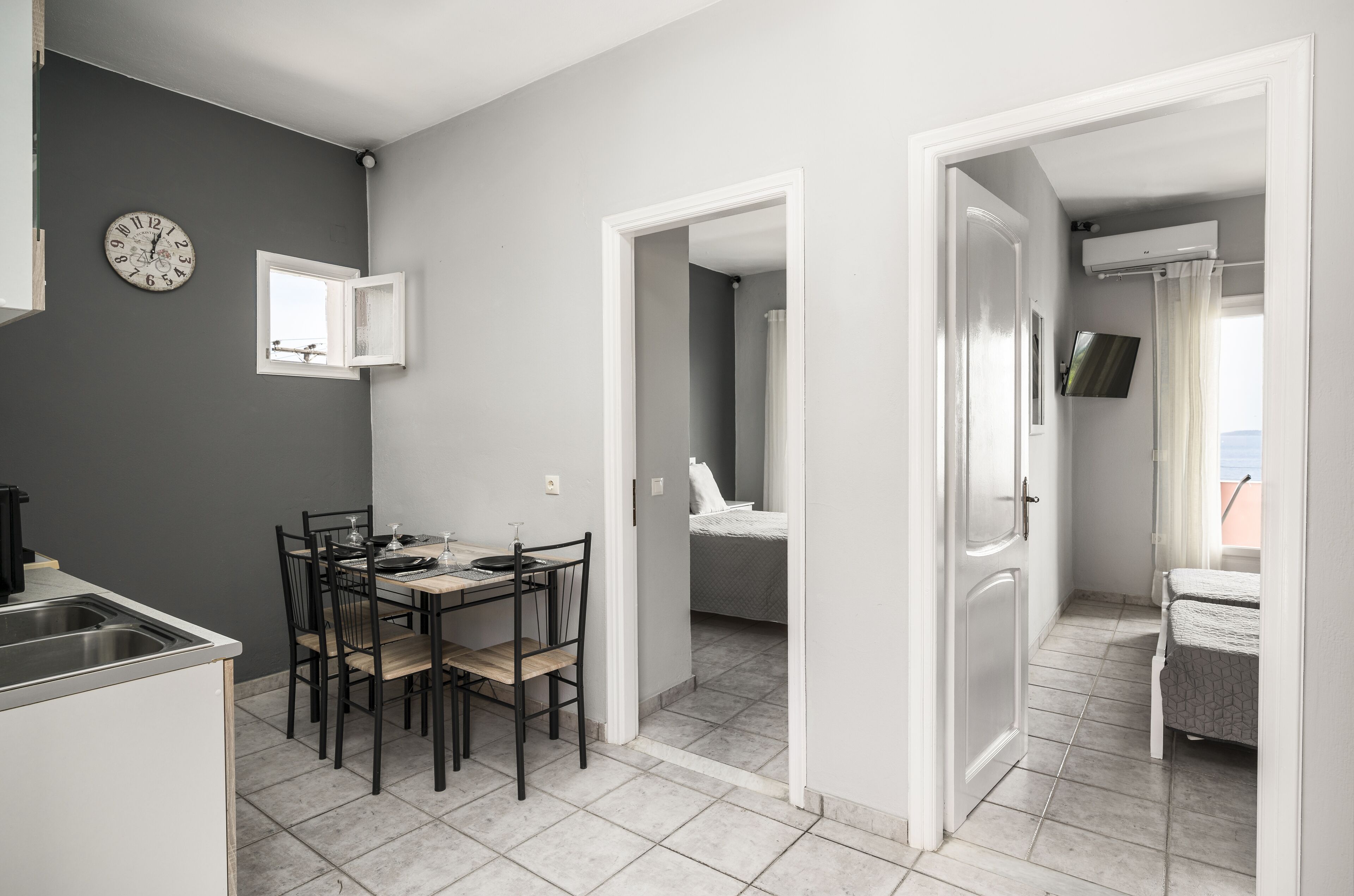 Apartamento, 2 quartos, sacada, vista para o mar | Cozinha privada | Frigobar, fogão, cooktop, cafeteira/chaleira