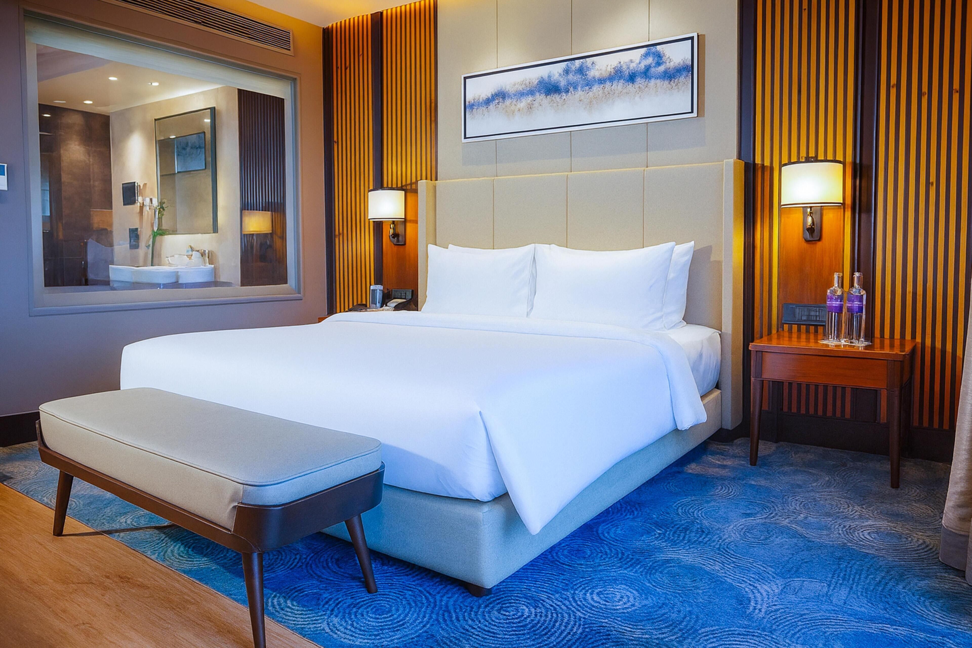 Minibar, in-room safe, individually decorated, individually furnished