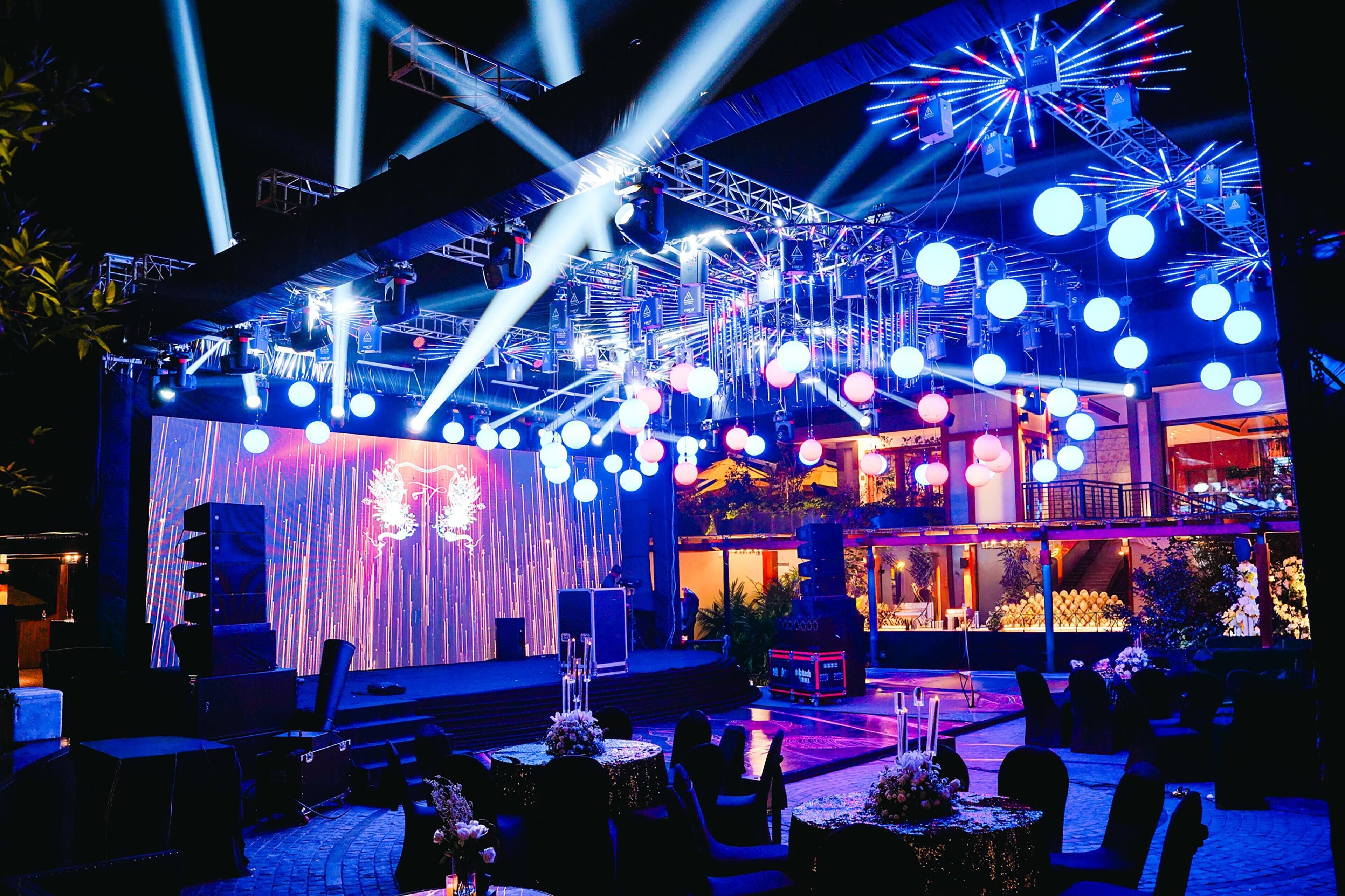Indoor wedding
