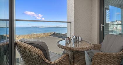 Apartment 8 Waterstone House - Luxury Sea Views