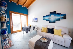 Frigorifero, microonde, piano cottura, lavastoviglie