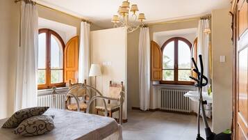 5 camere, ferro/asse da stiro, accesso a Internet gratuito